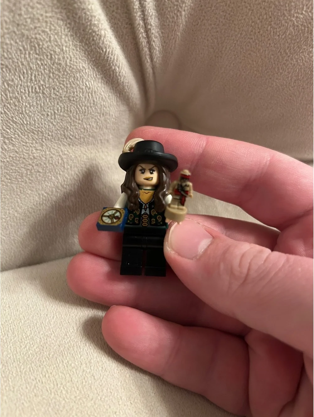 LEGO Pirates of the Caribbean Angelica Minifigure
